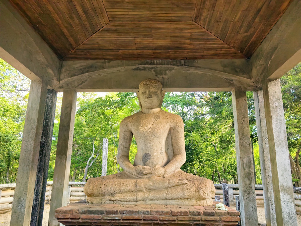 阿努拉德普勒 Buddha Statue 佛像
